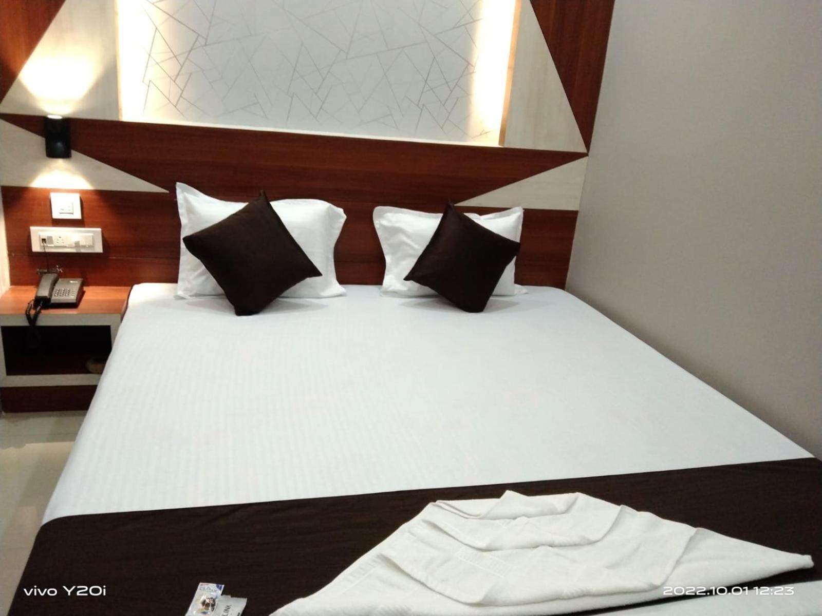 Hotel Marine Blue !! Beach Distance 50 Mts !! Дигха Экстерьер фото