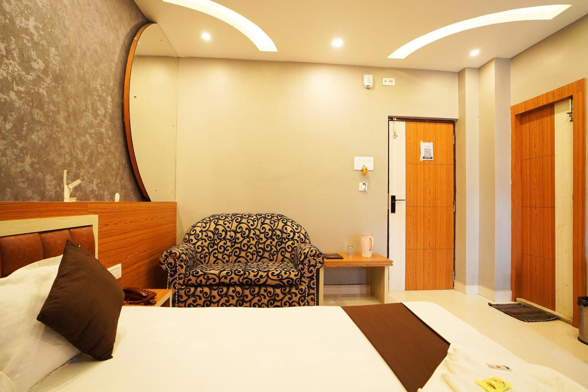 Hotel Marine Blue !! Beach Distance 50 Mts !! Дигха Экстерьер фото